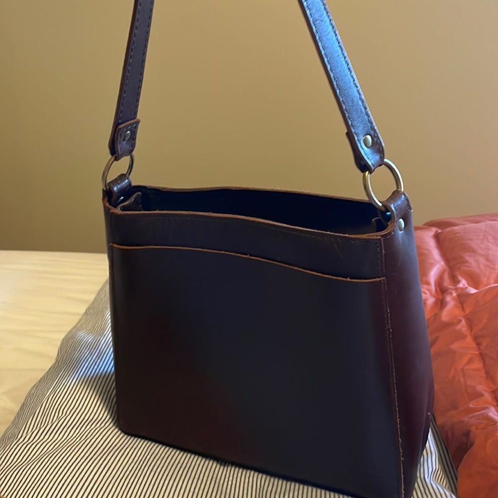 Portland Leather triangle purse dark brown